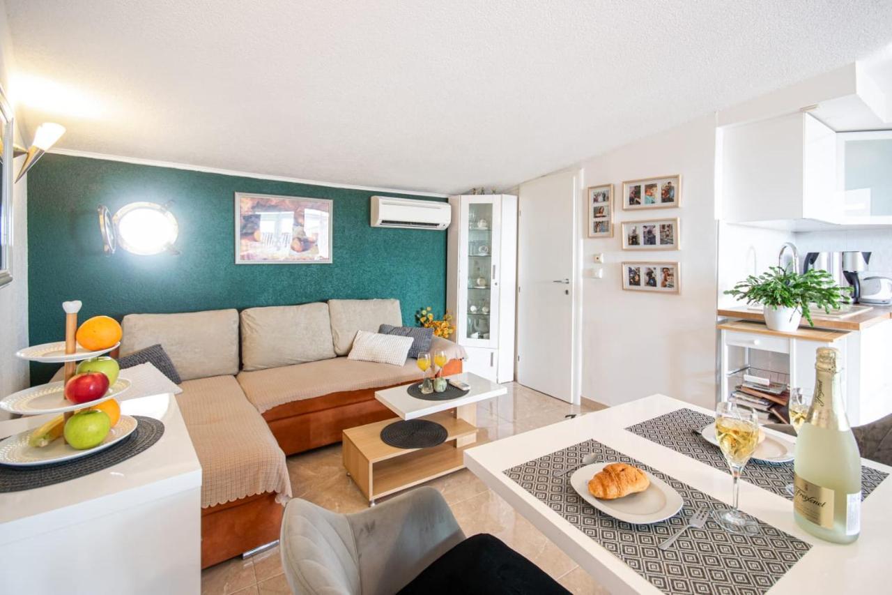Holiday Home Nevera Makarska Luaran gambar