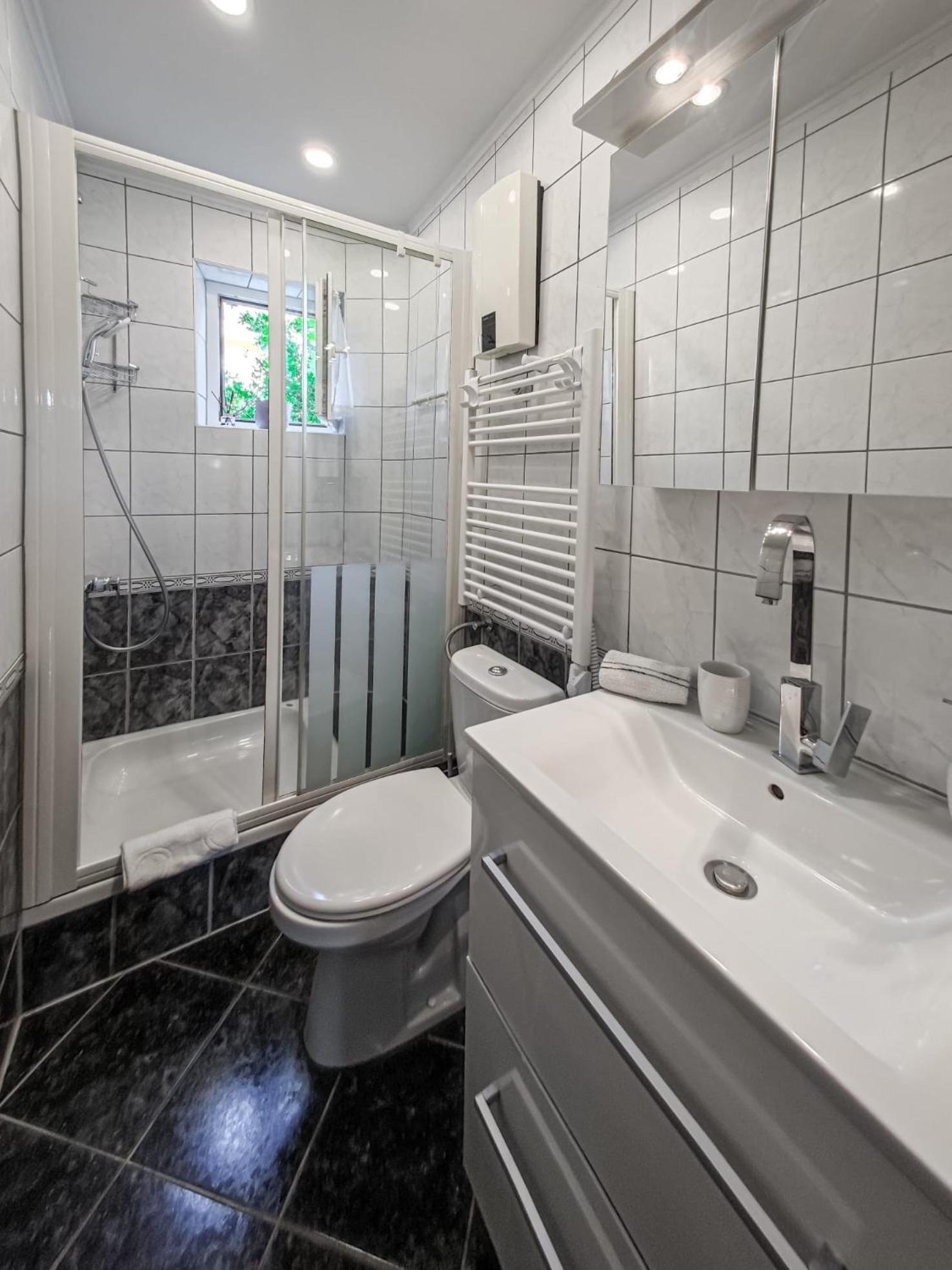 Holiday Home Nevera Makarska Luaran gambar