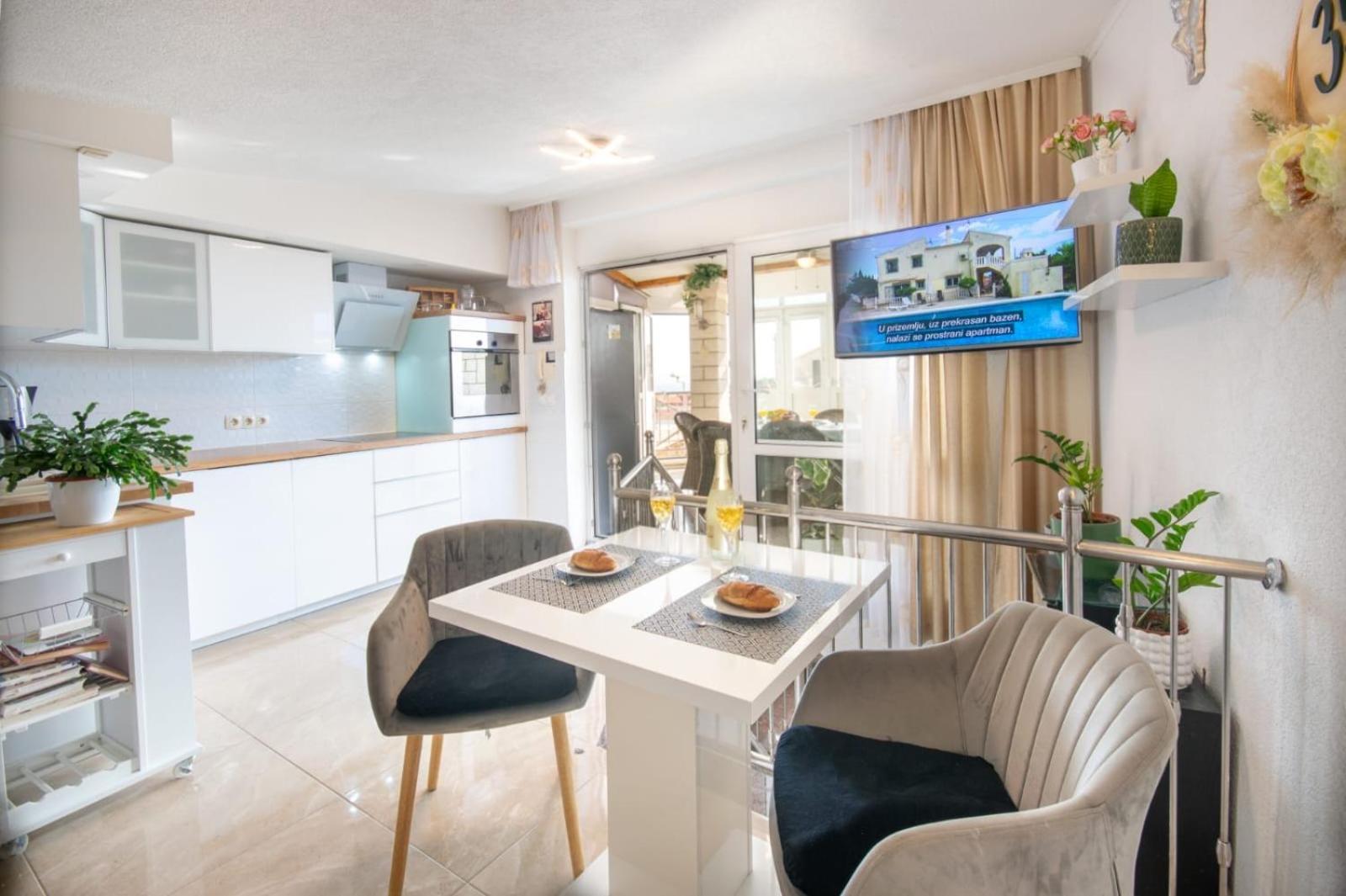Holiday Home Nevera Makarska Luaran gambar